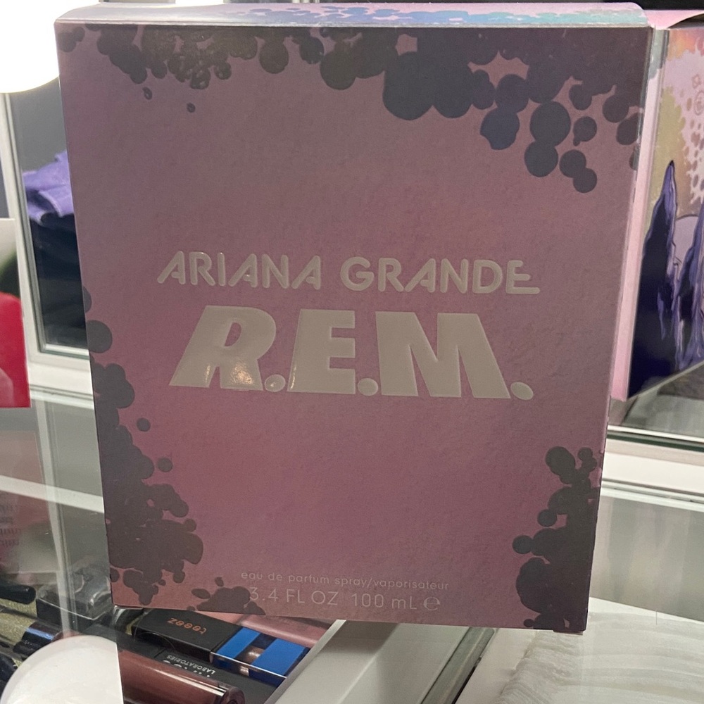 Ariana Grande R.E.M. Fragrance - Purple and Silver BOX